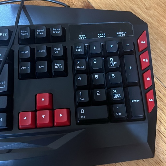 CYBERPOWERPC Gaming Keyb - Picture 5 of 7